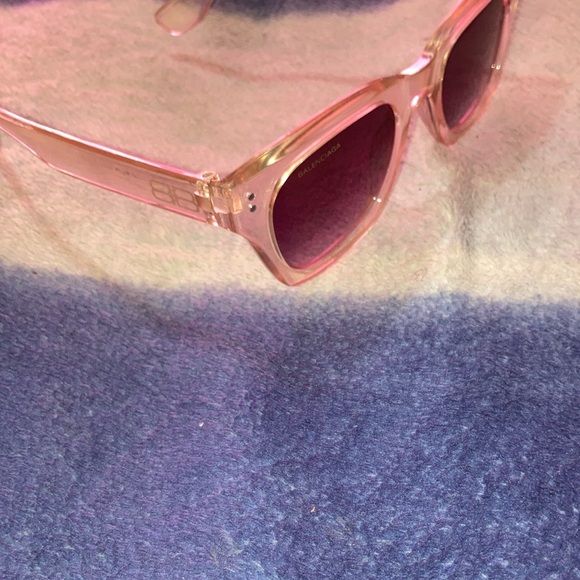 Balenciaga unisex sunglasses barely used! - Picture 3 of 3